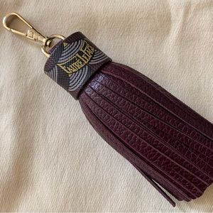 - Faure lePage Tassell/key Holder - Pristine